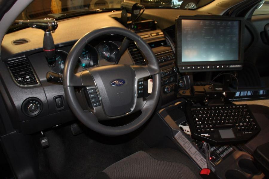  Ford Police Interceptor 2012 года  (фото 13 из 44)
